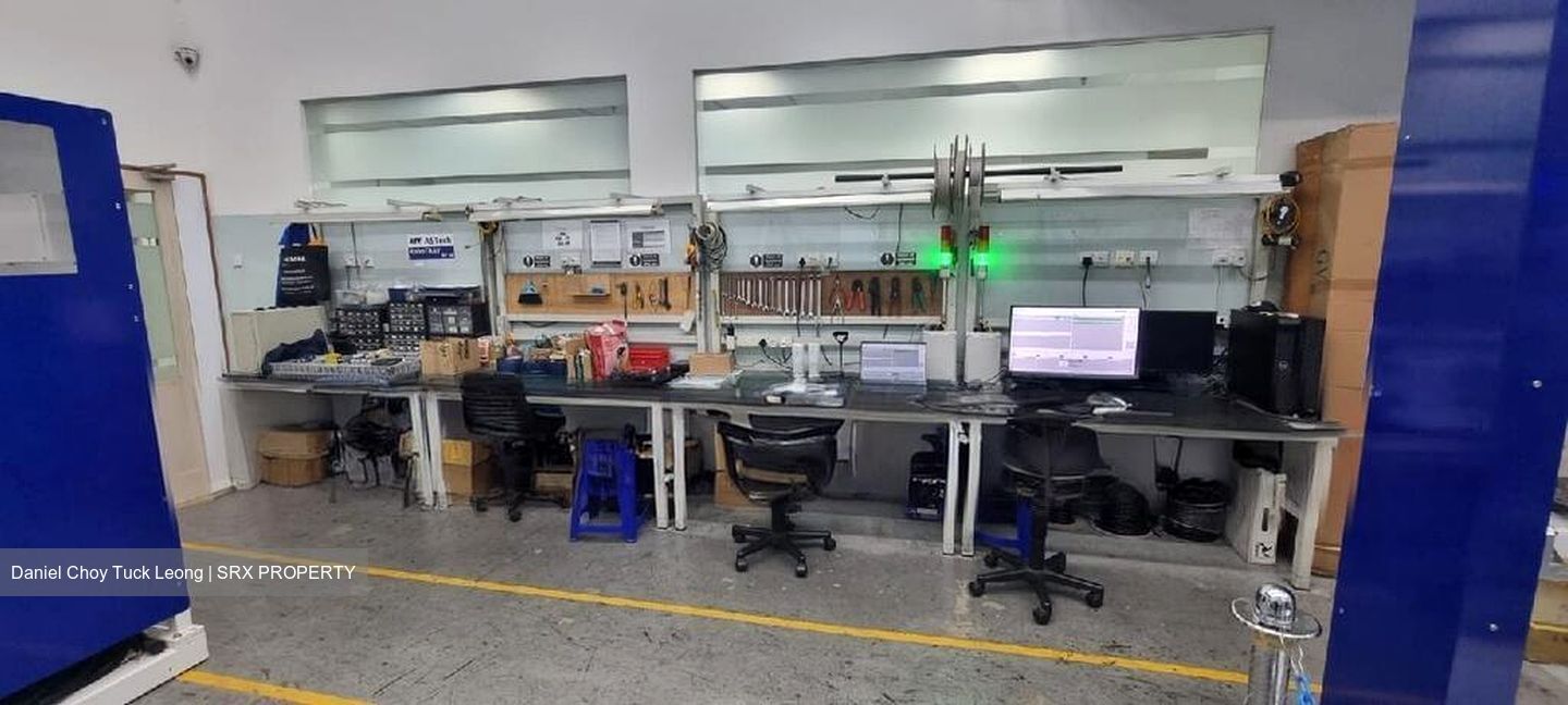 E9 Premium (D27), Factory #526464281